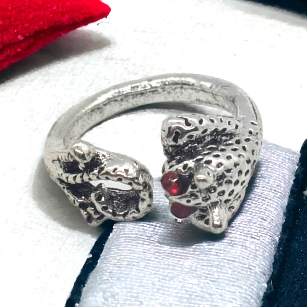 Adjustable stainless steel ring